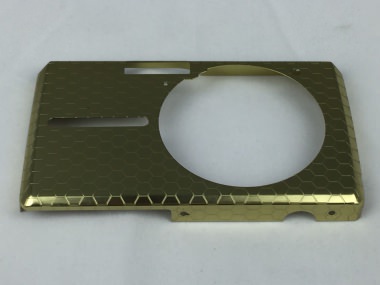 不鏽鋼製金屬面板, 金色電解表面處理, 蝕刻外觀 文字 圖案 LOGO